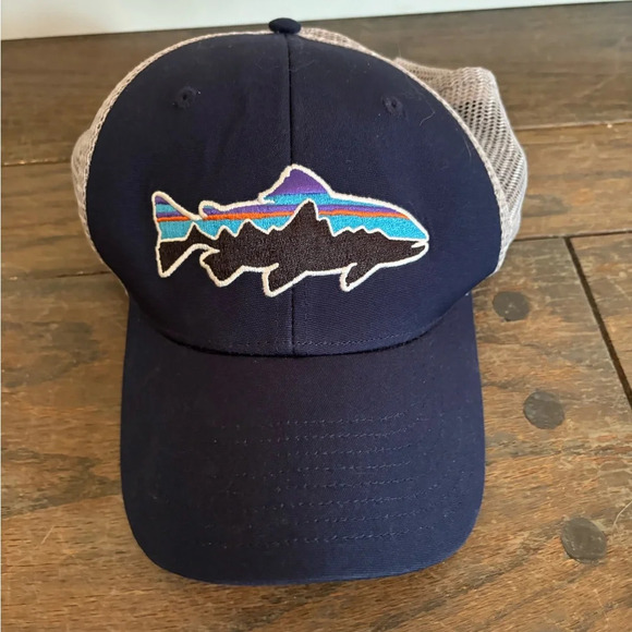 Patagonia Fitz Roy Trout Trucker Hat Adjustable - Picture 2 of 4